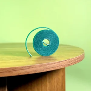 Rollo de cinta de velcro verde para sujetar y guiar plantas en tutores